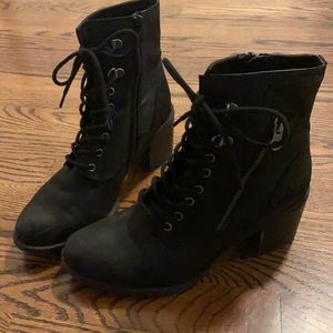 Black Healed Boots